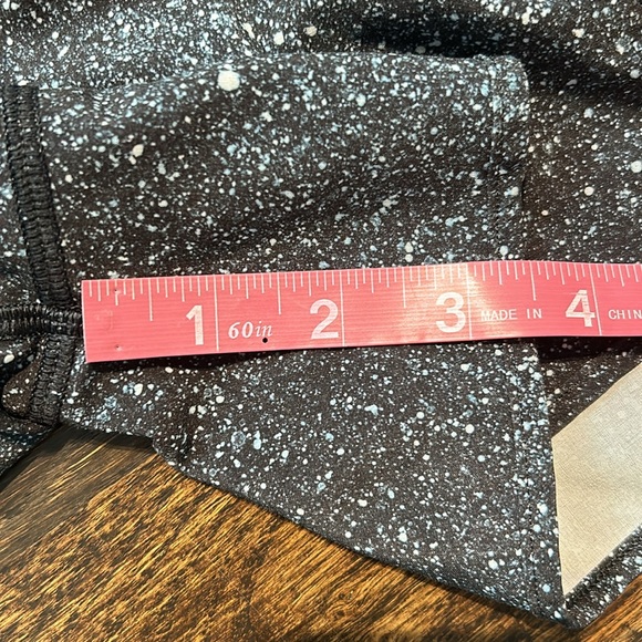 Lululemon Hotty Hot Shorts - Picture 5 of 6